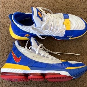 AUTHENTIC Lebron James Nike basketball shoes